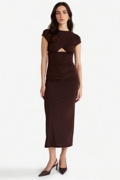 فستان ميدي نص كم برقبة مستديرة