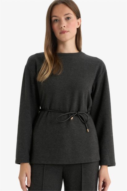 تيشيرت ردن طويل بياقة مستديرة قصة عادية من قماش سيلانيك