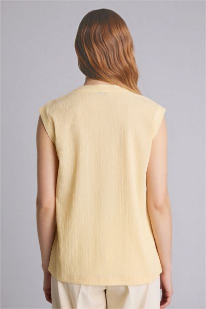 Футболка Regular Fit из ткани букле с круглым вырезом и коротким рукавом