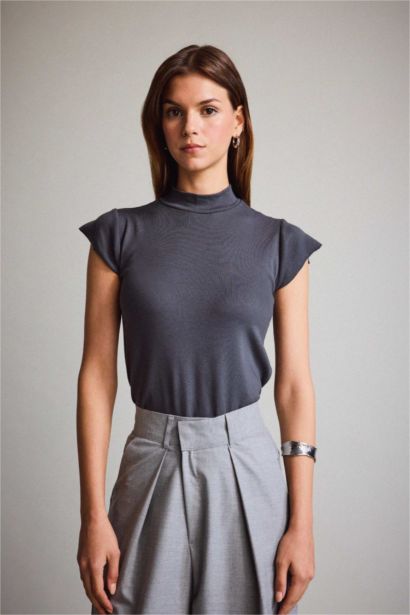 Woman Short Sleeve T-Shirt