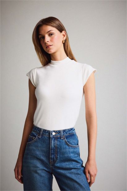 Balıkçı Yaka Kısa Kollu Tişört