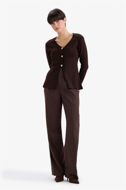 Fitted V Yaka Düğmeli Triko Hırka