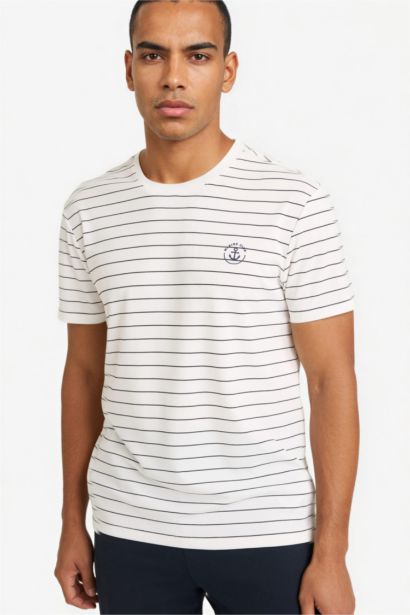 Standard Fit Crew Neck Sports Short Sleeve T-Shirt