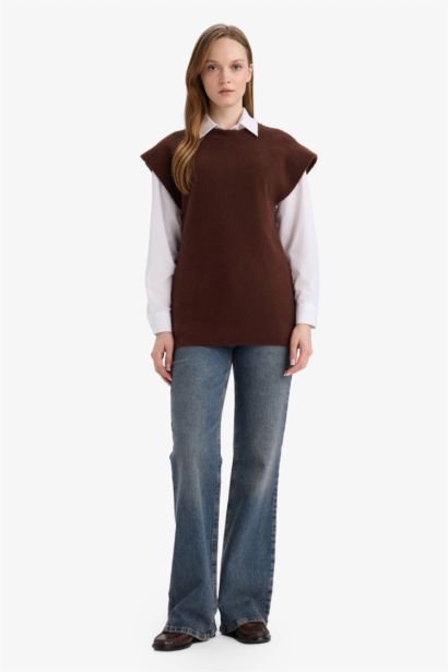 Regular Fit Crew Neck Knit Vest