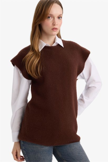 Regular Fit Crew Neck Knit Vest