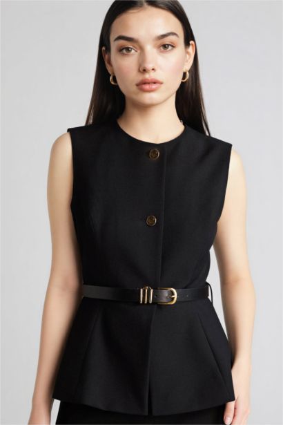 Жилет приталенного кроя для женщин