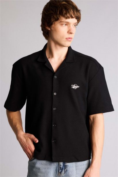 Man Short Sleeve Shirt