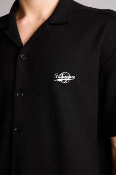 Man Short Sleeve Shirt