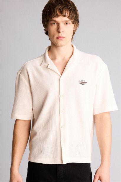 Man Short Sleeve Shirt