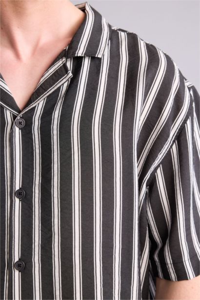 قميص نص ردن مخطط بوكسي فيت وياخة جاكيت