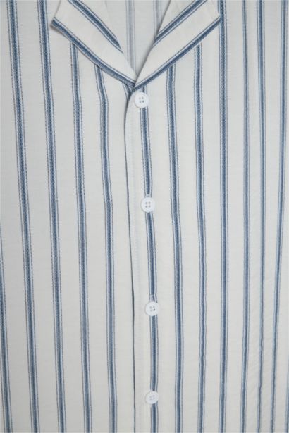 Boxy Fıt Apaş Yaka Çizgili Kısa Kollu Gömlek