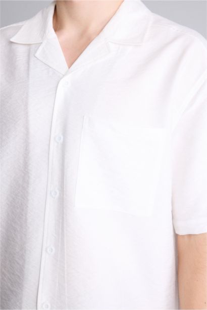 Chemise boxy en tissu froissé à manches courtes