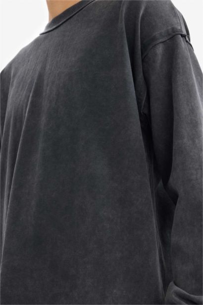 Boxy Fit Crew Neck Printed Back Printed Sweatshirt