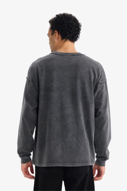 Boxy Fit Crew Neck Printed Back Printed Sweatshirt