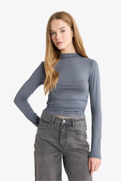 Woman Long Sleeve T-Shirt