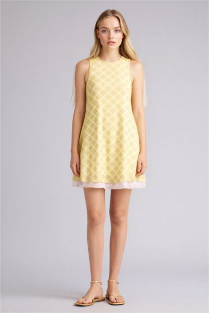 Платье с коротким рукавом мини с горловиной халтер в клетку Ажурная