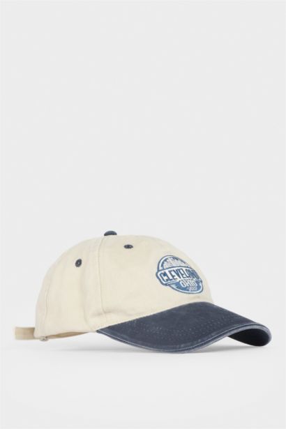 Кепка с вышивкой для мужчин