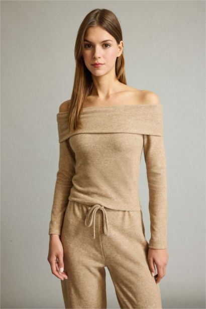 Omzu Açık Uzun Kollu Tişört