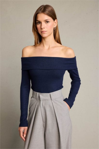 تيشيرت ردن طويل بياقة قارب