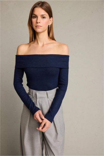 تيشيرت ردن طويل بياقة قارب