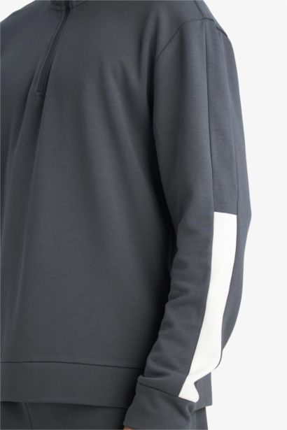 Standart Fit Dik Yaka Yarım Fermuarlı Modal Sweatshirt