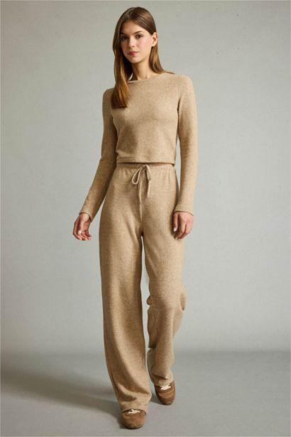 Regular Fit Regular Waist Elastic Waist Trousers