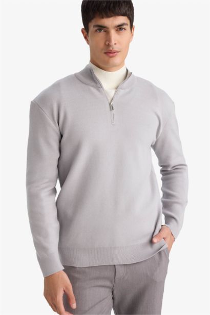 Standard Fit Zip-Up Turtle Neck Knitwear Pullover