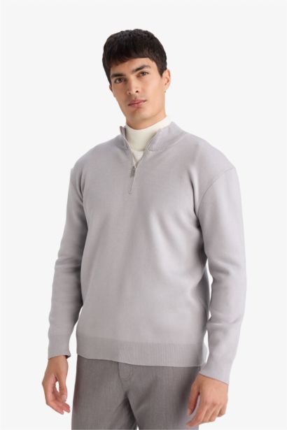 Standard Fit Zip-Up Turtle Neck Knitwear Pullover