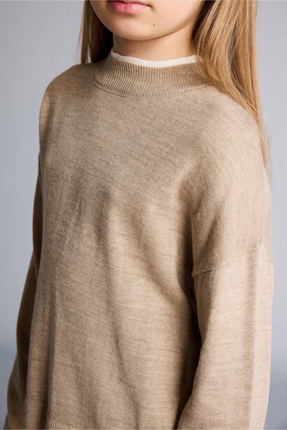 Girl Regular Fit Crew Neck Pullover
