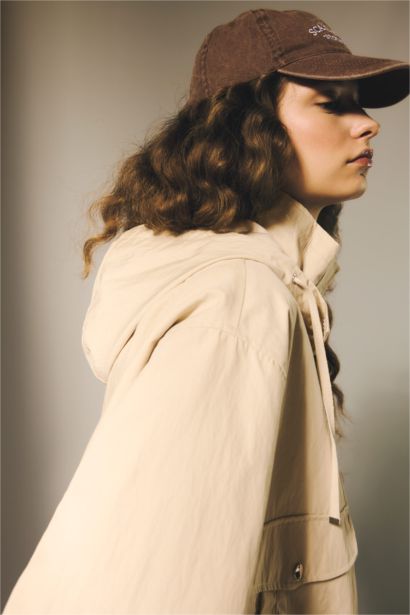 Su Geçirmez Kapüşonlu Dokuma Mont