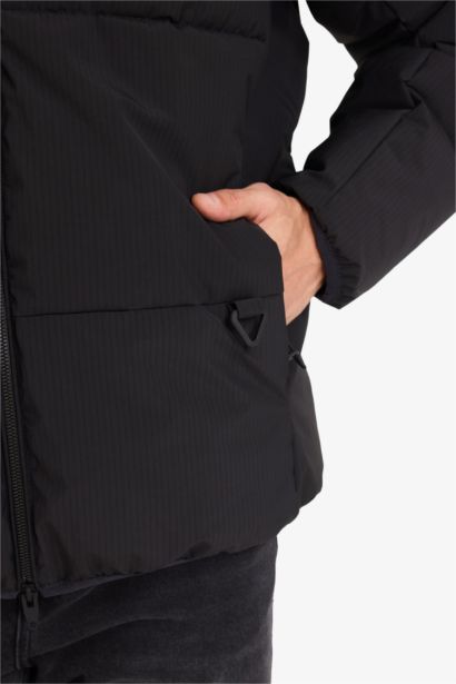 Regular Fit Waterproof Puffer Jacket