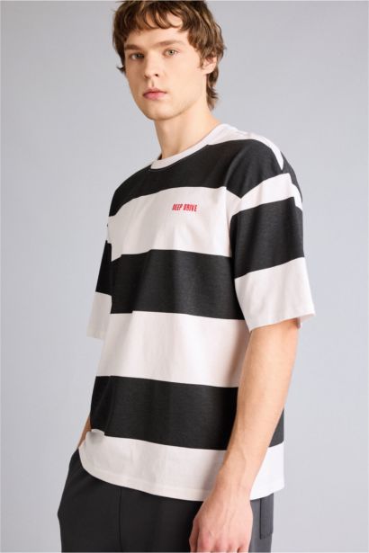 100% мақта Boxy Fit жолақты футболка