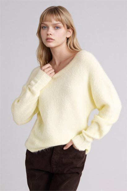 بلوز صوف قصة عادية بياخة مستديرة