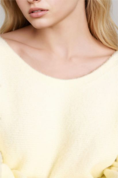 بلوز صوف قصة عادية بياخة مستديرة