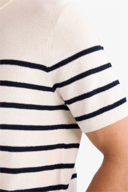 Standart Fit қысқа жеңді футболка