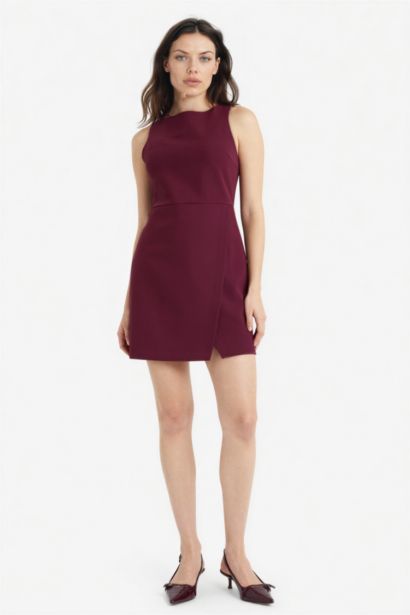 Платье с коротким рукавом мини стандартного кроя с круглым вырезом