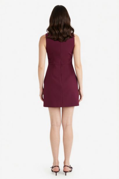 Платье с коротким рукавом мини стандартного кроя с круглым вырезом