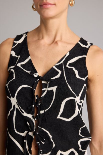 Regular Fit V-Neck Tank Top