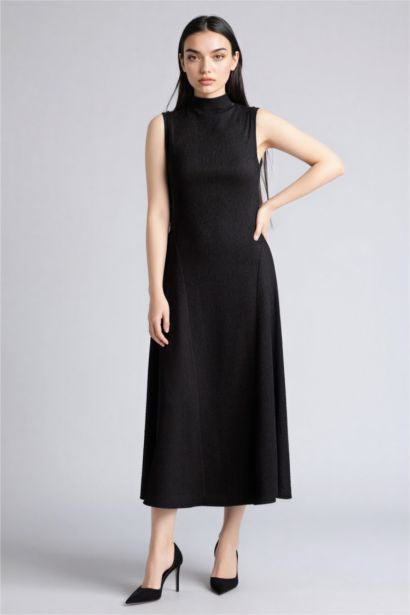 A Cut Dog Collar Sleeveless Dress