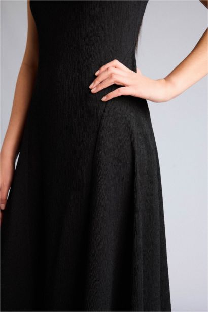 A Cut Dog Collar Sleeveless Dress