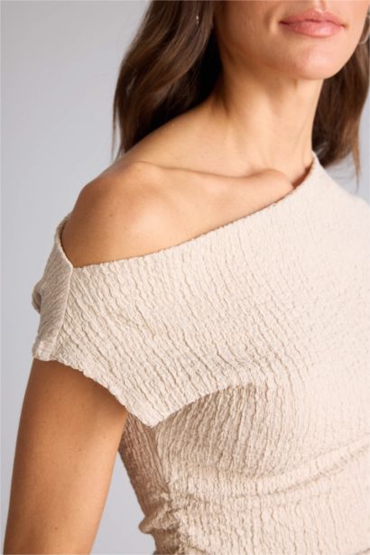 Slim Fit One Shoulder Crepe Short Sleeve T-shirt