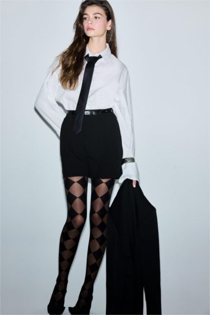 شورت قصير بخصر عادي