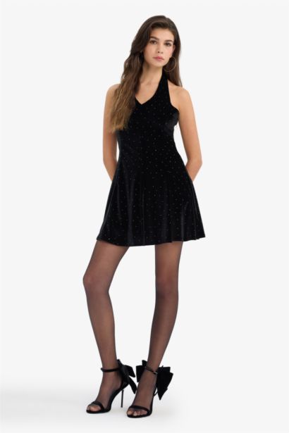 فستان قصير مخمل بياخة هالتر