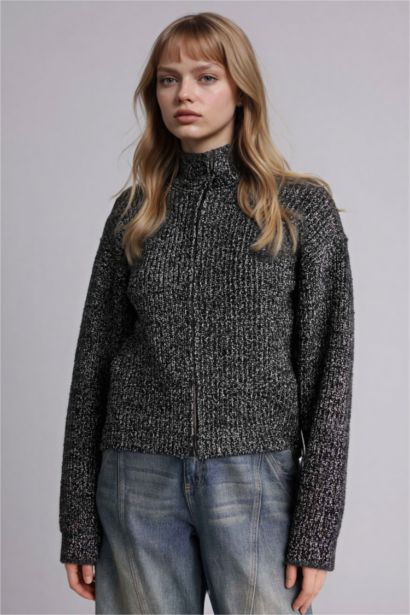 جاكيت تريكو اوفر سايز بغطاء للرأس