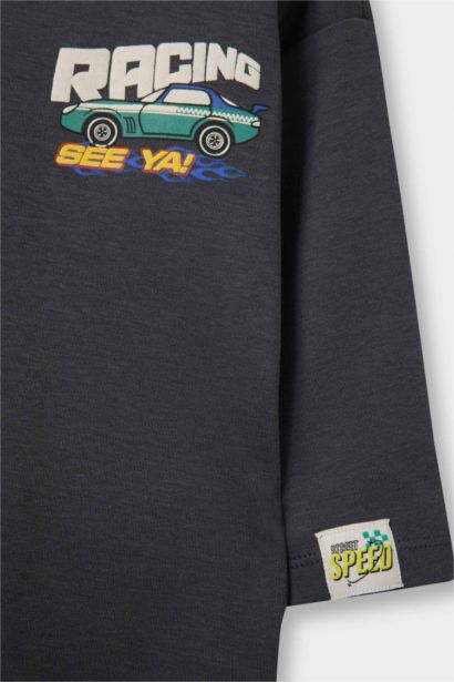 تيشيرت كم طويل بطبعة شعار اوفر سايز برقبة مستديرة