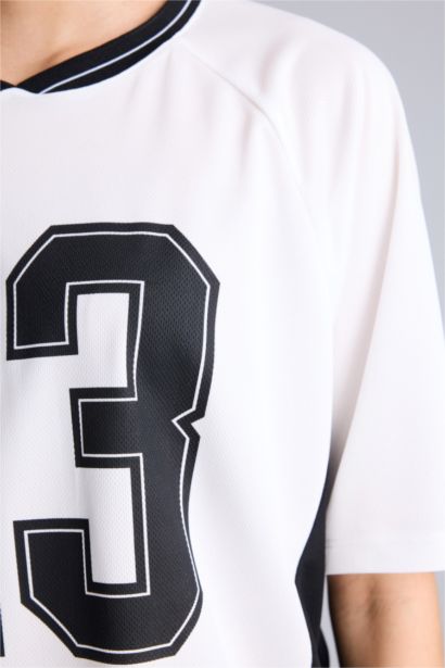 Oversıze V Yaka Dijital Baskılı Baskılı Sporcu Tül Kısa Kollu Tişört