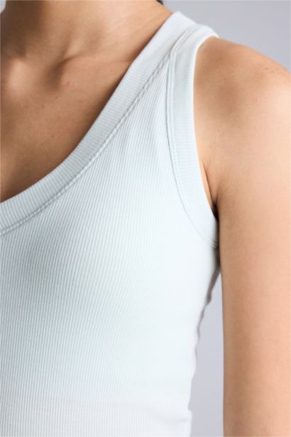 Спортивная майка Slim Fit из модала с V-образным вырезом