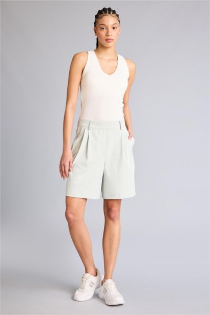 MINT LINE BERMUDA SHORT