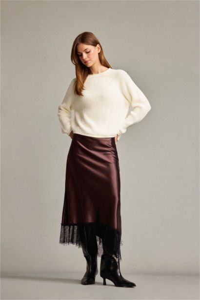 Normal Bel Dantel Detaylı Saten Midi Etek