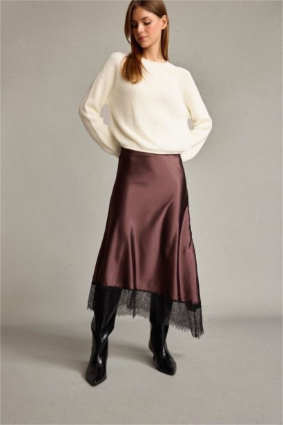 Normal Bel Dantel Detaylı Saten Midi Etek